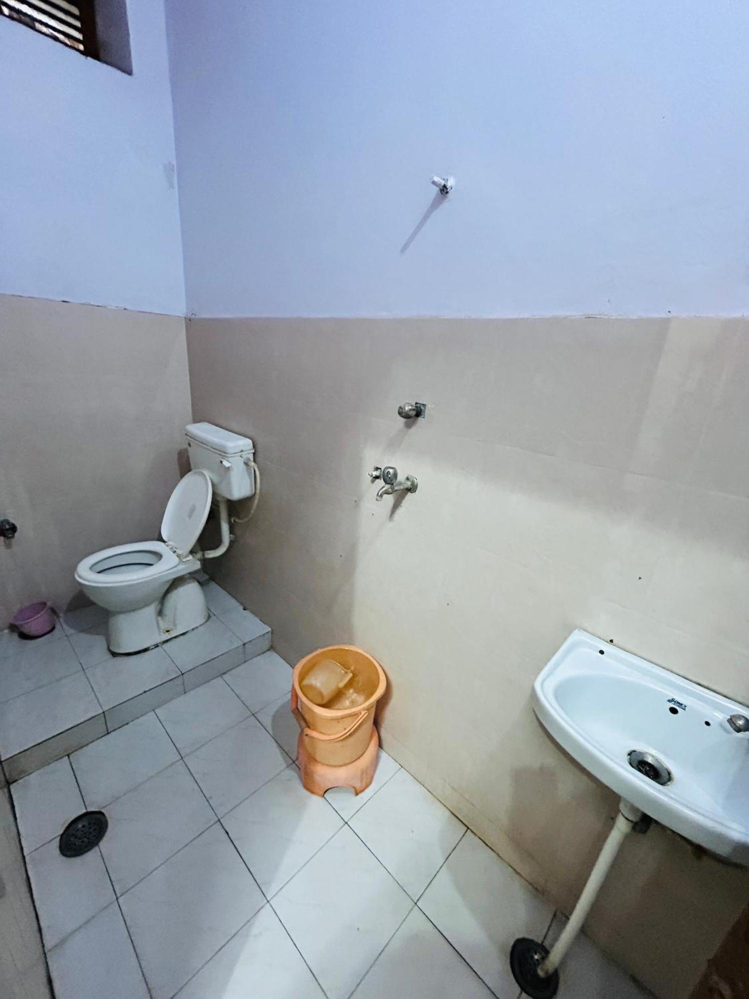 Satsang Lodge Varanasi Bagian luar foto