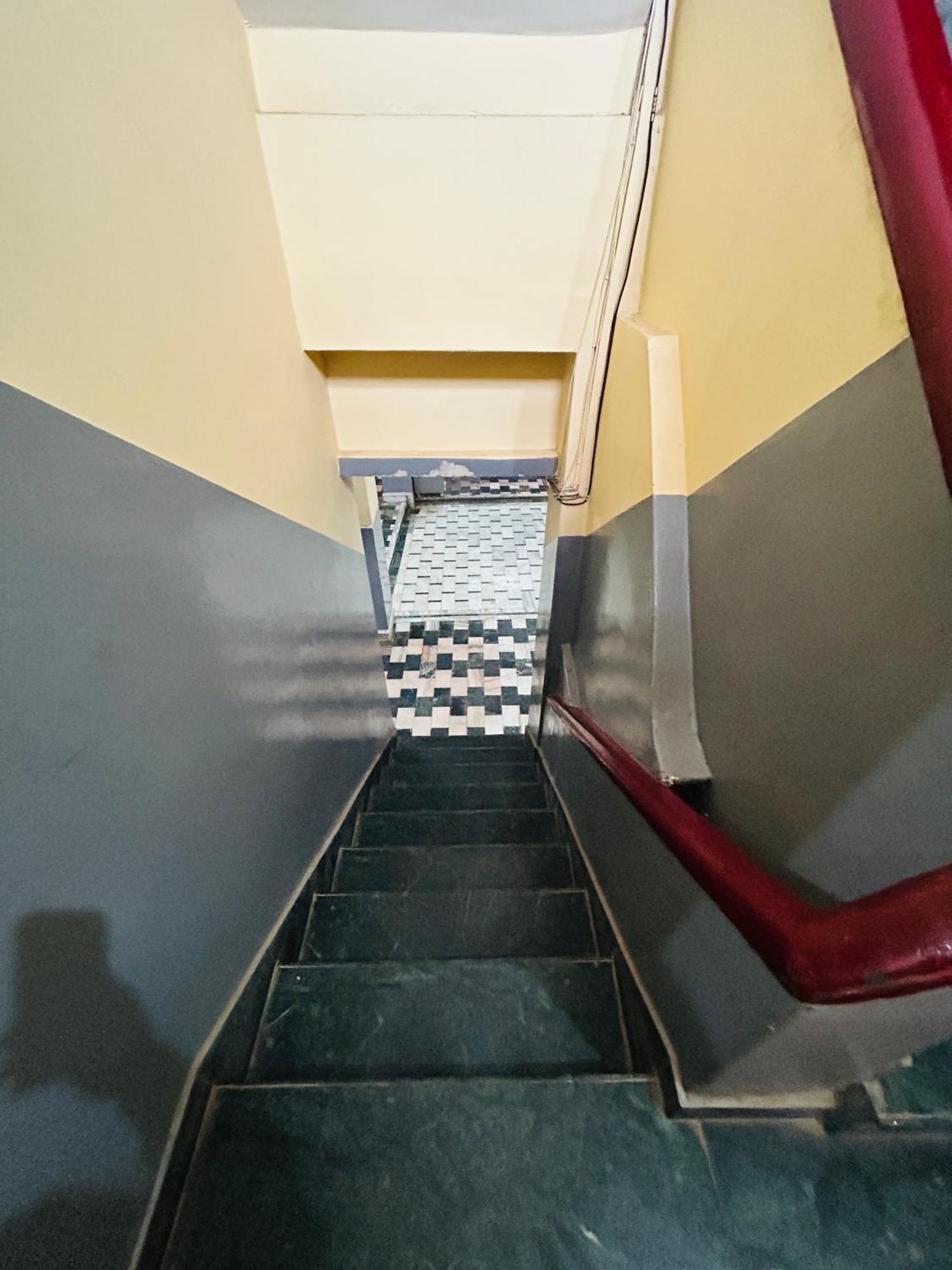 Satsang Lodge Varanasi Bagian luar foto